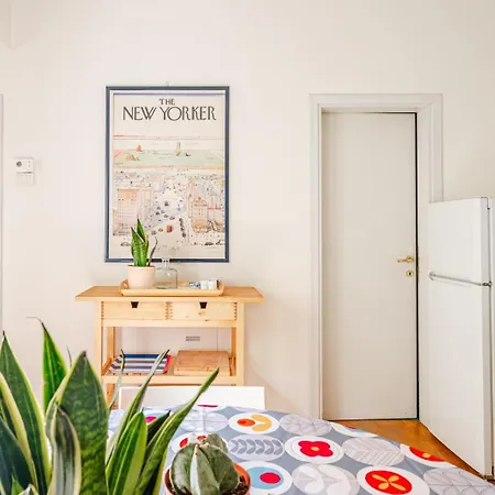 House A Short Walk From The Center 아파트