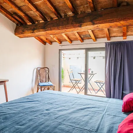 아파트 House A Short Walk From The Center