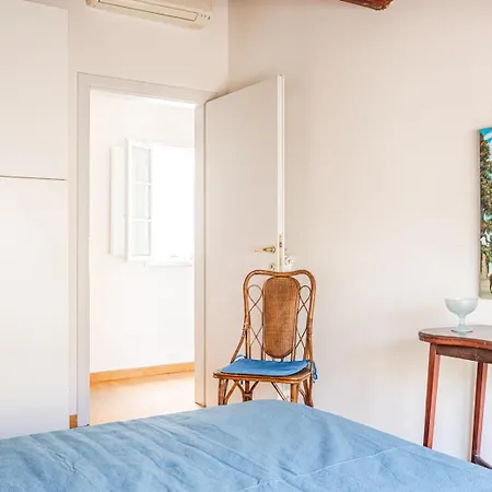 아파트 House A Short Walk From The Center