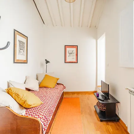 아파트 House A Short Walk From The Center