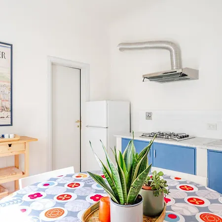 아파트 House A Short Walk From The Center