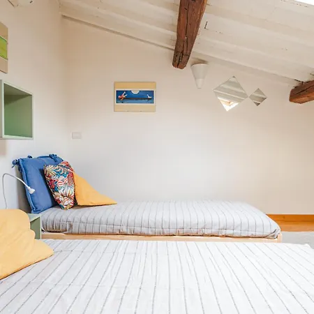 아파트 House A Short Walk From The Center *