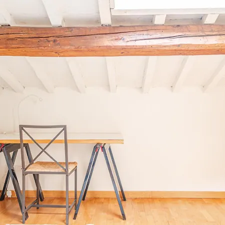 House A Short Walk From The Center *