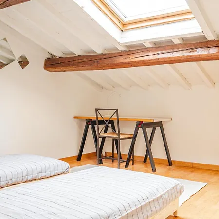 House A Short Walk From The Center