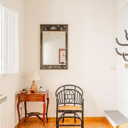 House A Short Walk From The Center 아파트 피렌체