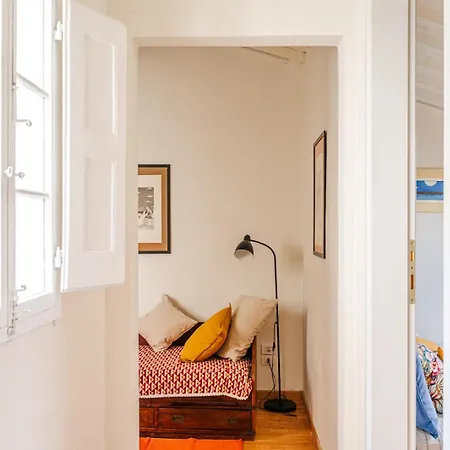 House A Short Walk From The Center *