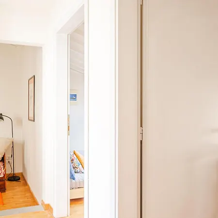 House A Short Walk From The Center 아파트