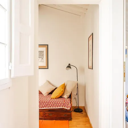 House A Short Walk From The Center *