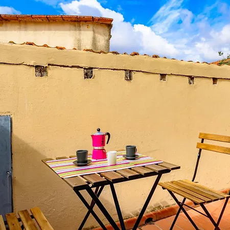 아파트 House A Short Walk From The Center *